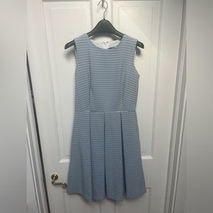 💃🏻👗👠 Chetta B Blue and White flair dress size 2